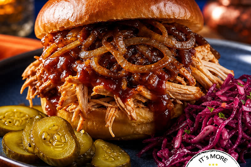 Großes Brioche Pulled Kikok Sandwich – Mittagstisch im Soul-Food.kitchen Bistro Lüdinghausen